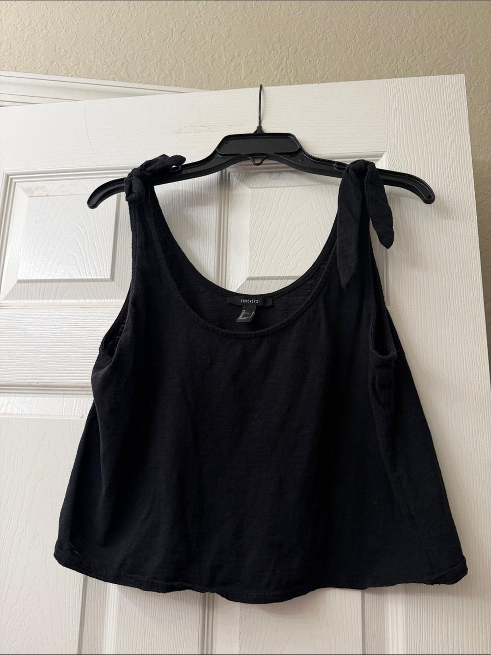 Forever 21 Black Tie-Strap Cropped Tank